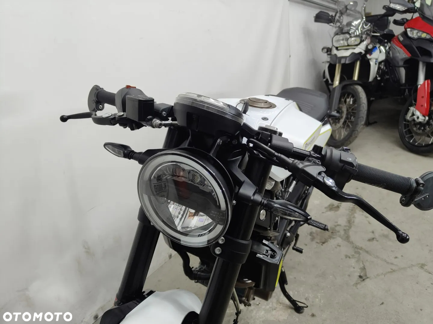 Husqvarna Vitpilen - 19
