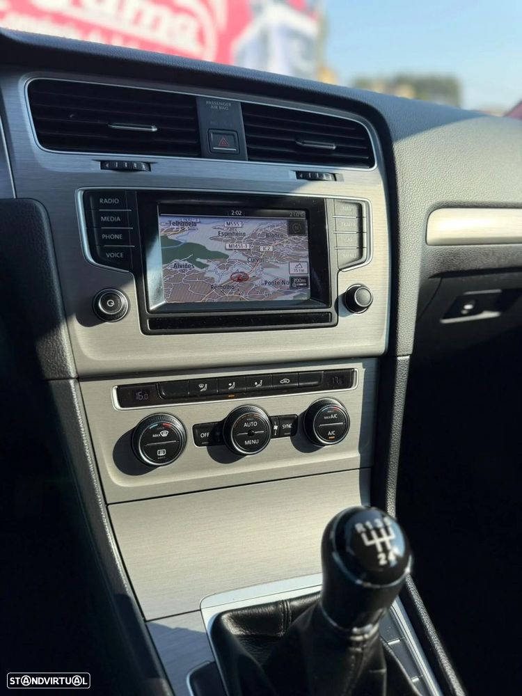 VW Golf 1.6 TDi R-Line - 9