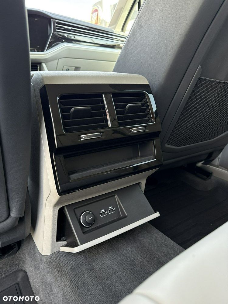 Volkswagen Touareg - 29