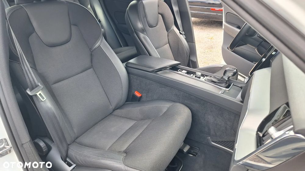 Volvo XC 60 T4 Momentum - 10