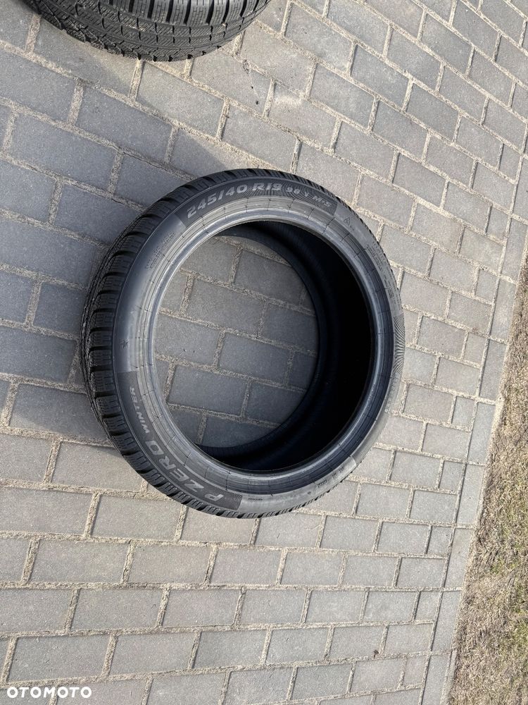 2x Pirelli P Zero Winter 245/40 R19 98V M+S – 2 szt. – przebieg tylko 100 km - 1