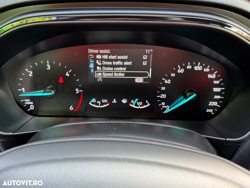 Ford Focus 1.5 EcoBlue Start-Stopp-System ST-LINE STYLE - 37