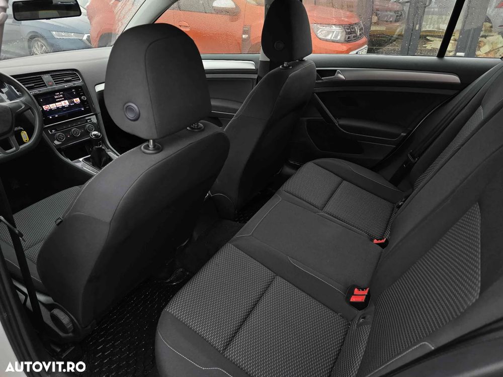 Volkswagen Golf - 14