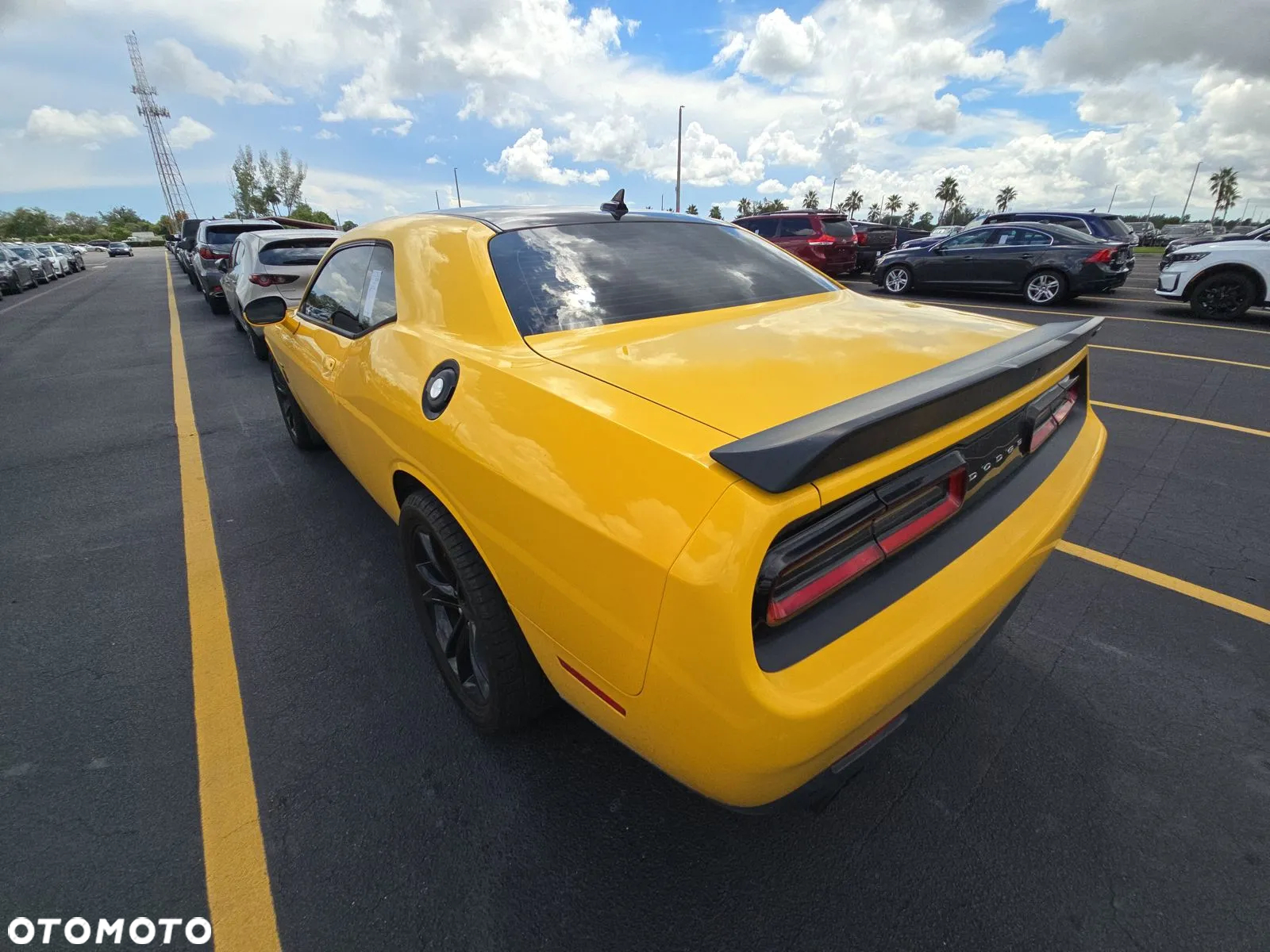 Dodge Challenger - 6