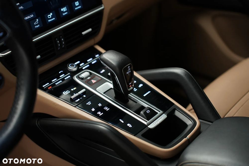 Porsche Cayenne - 14