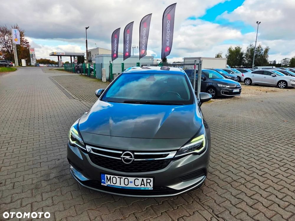 Opel Astra 1.4 Turbo 120 Jahre - 23
