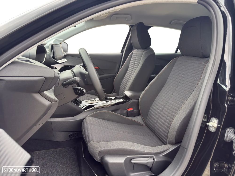 Peugeot e-208 Active - 12