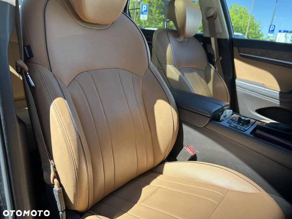 Hyundai Genesis - 26