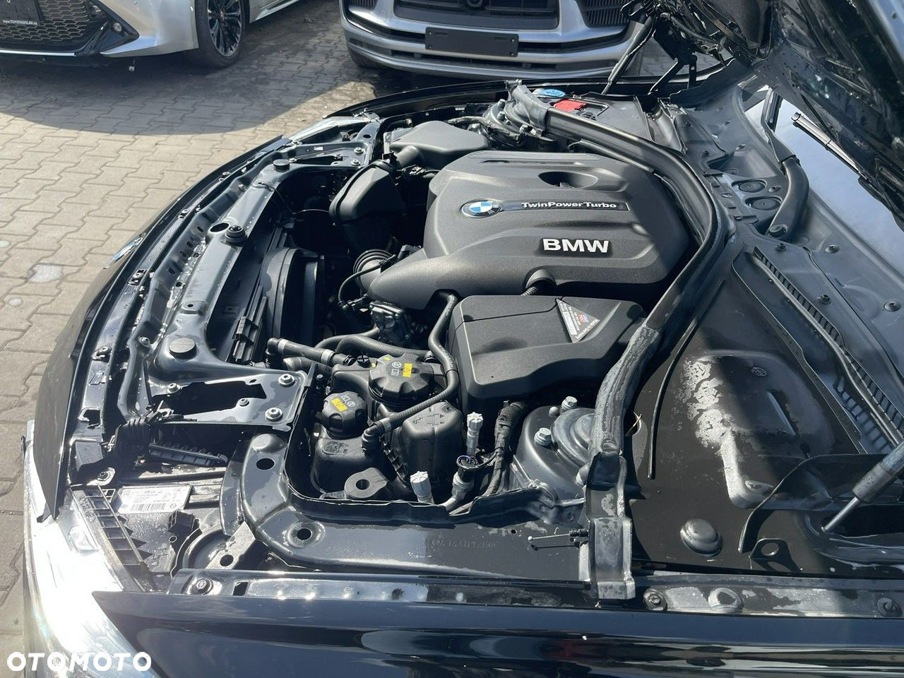 BMW Seria 3 330i sport - 12