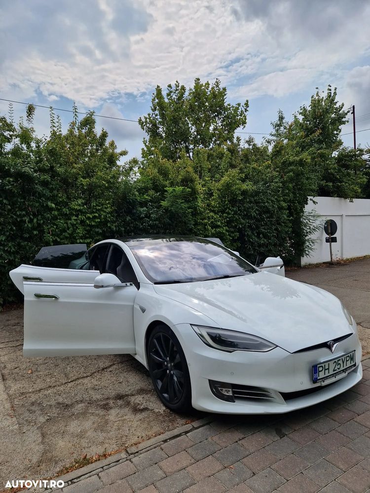 Tesla Model S - 5