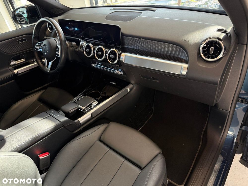 Mercedes-Benz GLB - 18