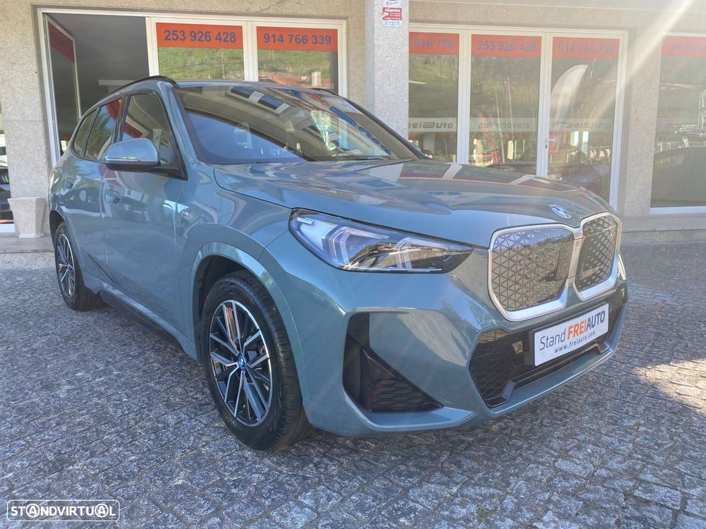 BMW iX1 eDrive20 Pack Desportivo M - 3