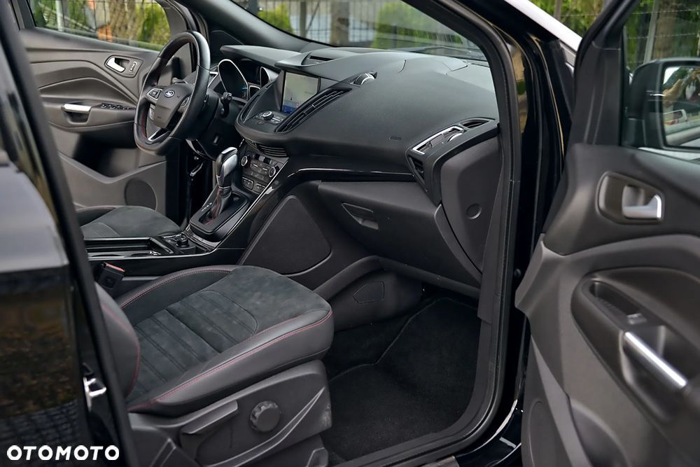 Ford Kuga 2.0 TDCi 4x4 ST-Line - 26
