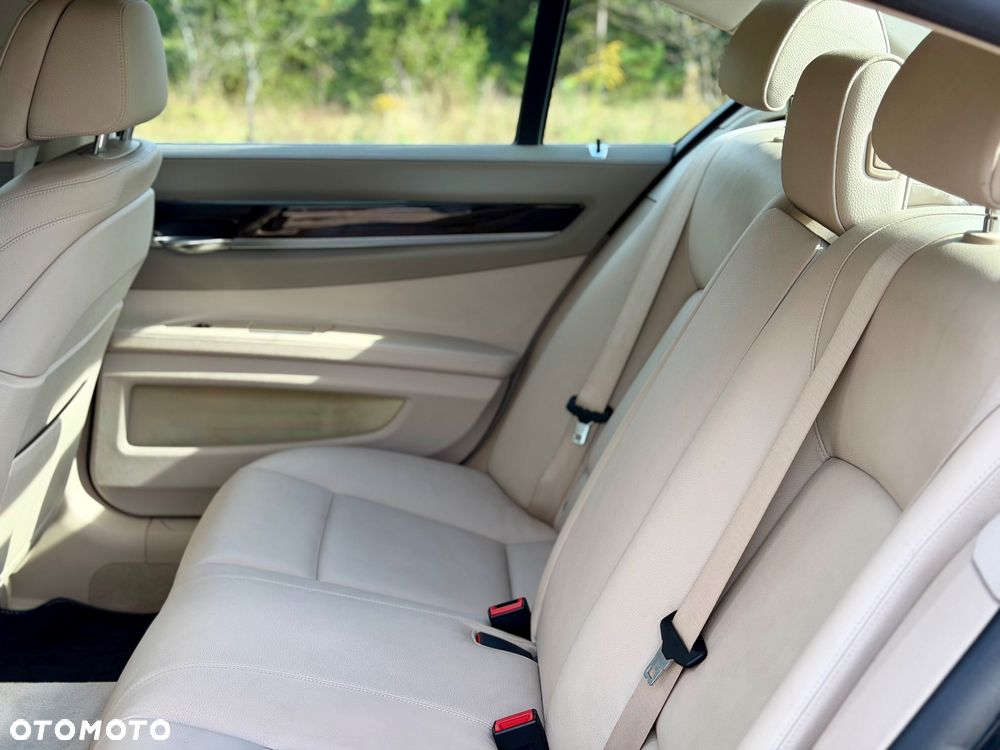 BMW Seria 7 - 22