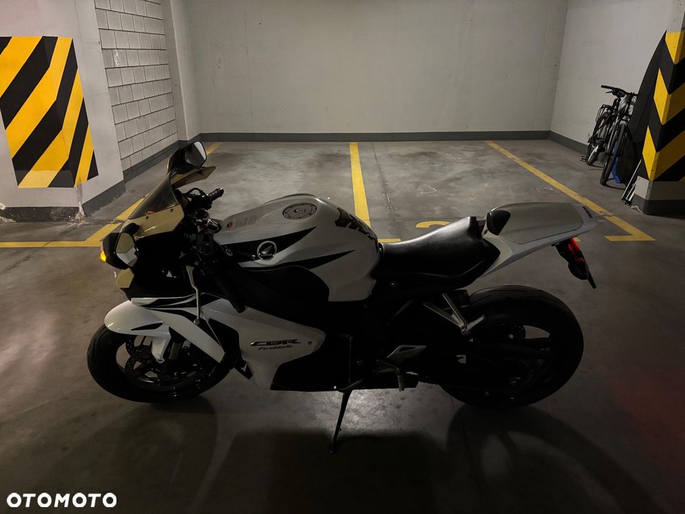 Honda CBR - 13