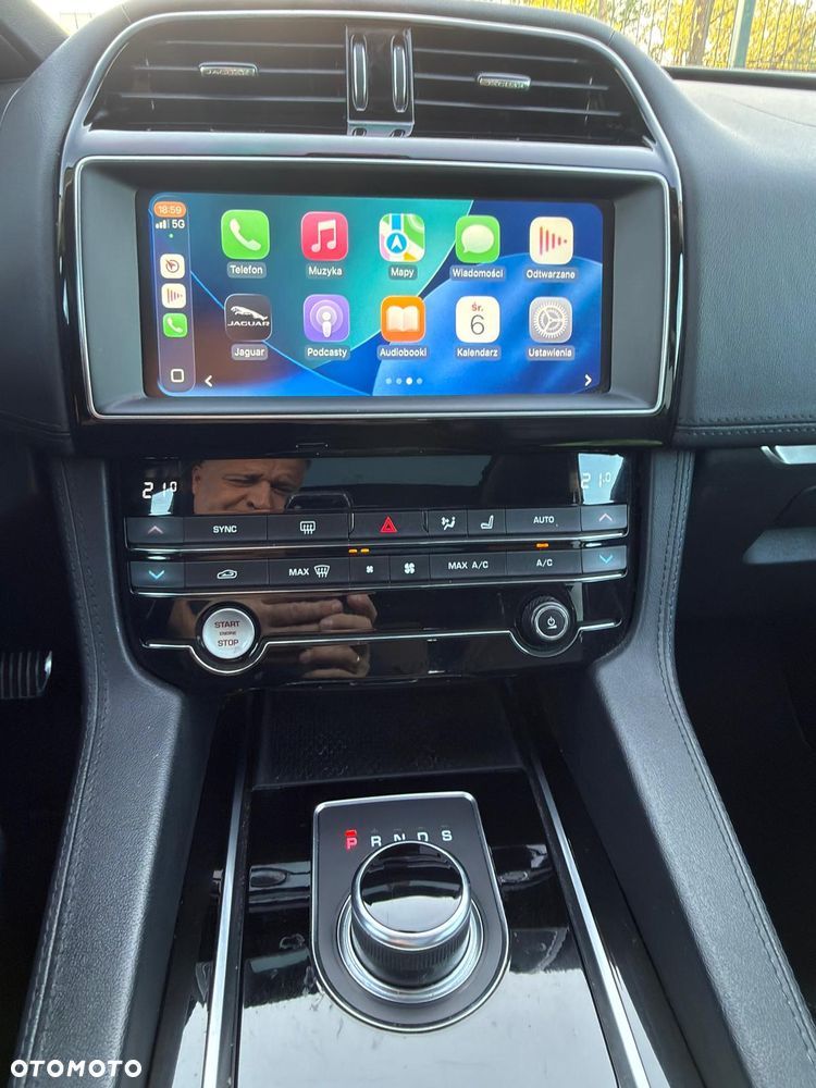 Jaguar F-Pace 2.0 i4P AWD Prestige - 30
