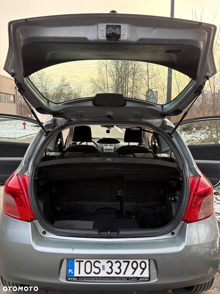 Toyota Yaris 1.0 Luna A/C - 11