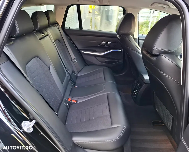 BMW Seria 3 320d Sport Line Shadow - 23