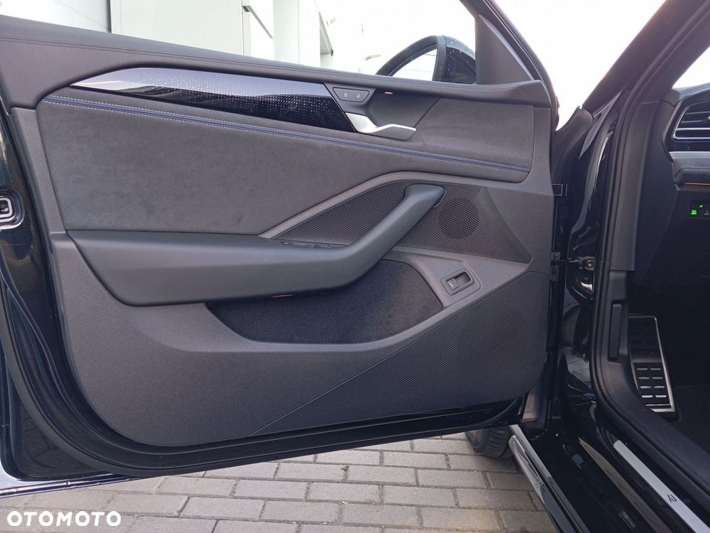 Volkswagen Passat - 12