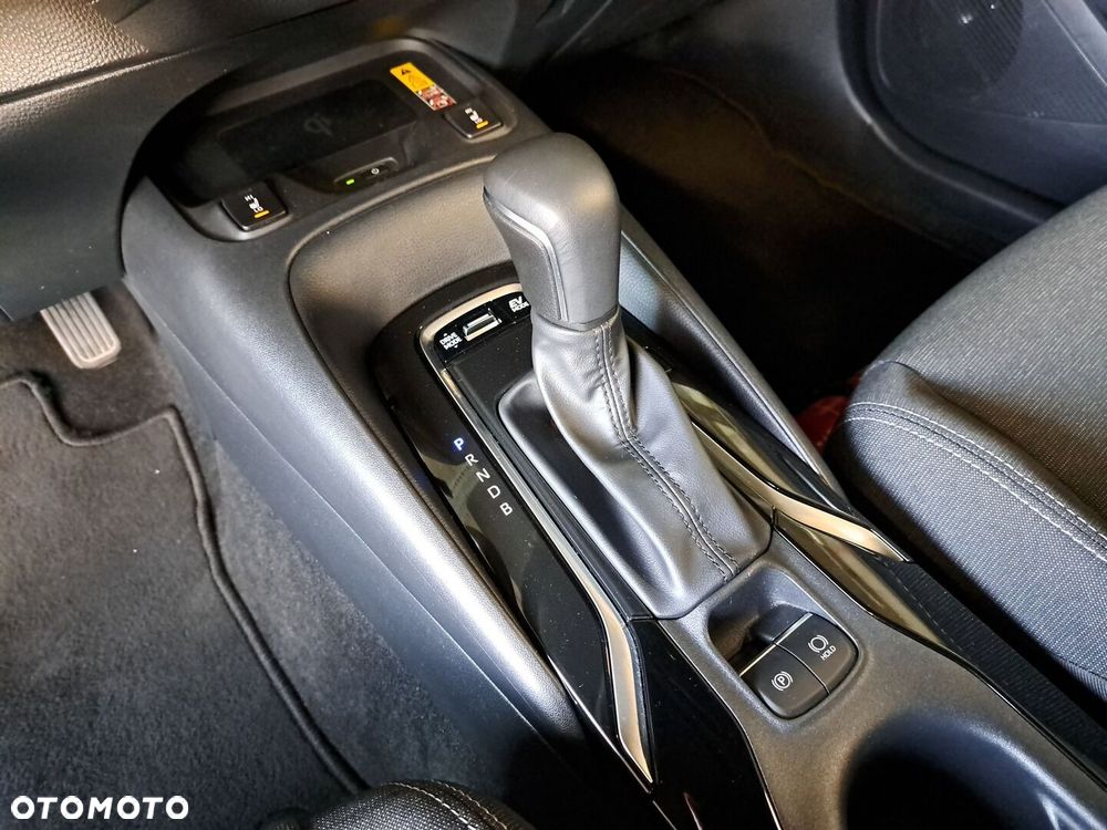 Toyota Corolla 1.8 Hybrid Comfort - 29