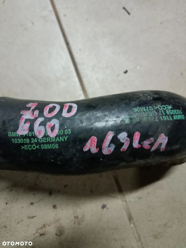 Przewód powietrza rura wąż intercoolera kolektora BMW E60 E61 2.0d 520d m47 163km 7790090 - 2