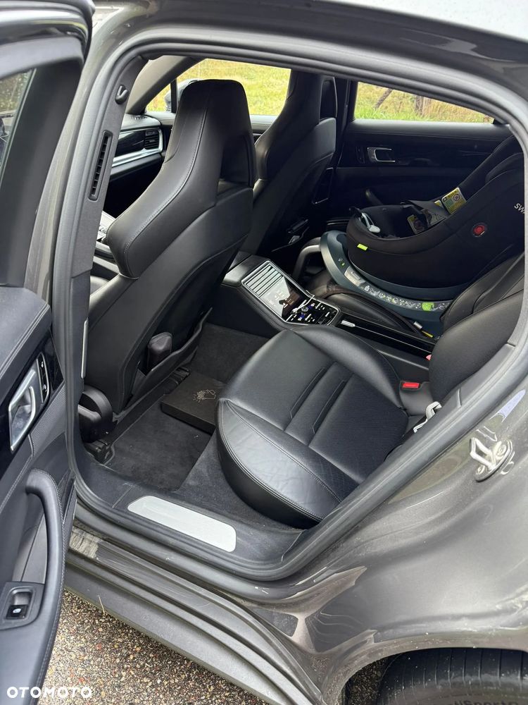 Porsche Panamera 4S - 6