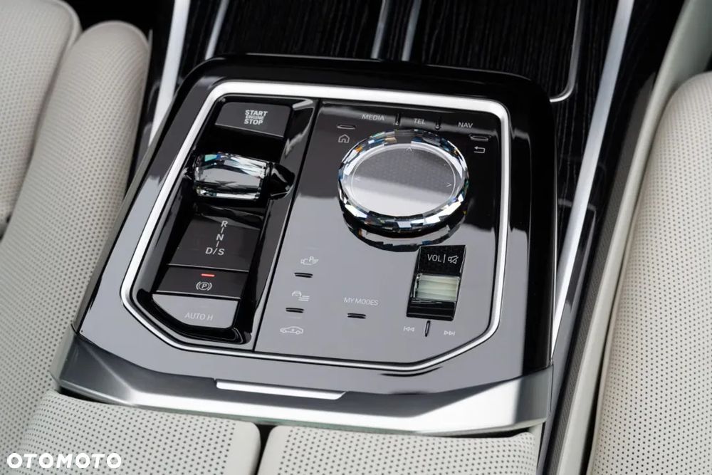 BMW Seria 7 - 18