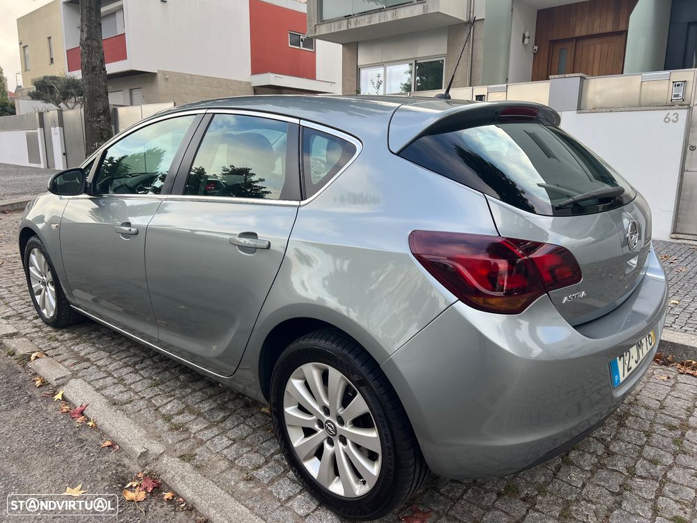 Opel Astra 1.7 CDTi Cosmo - 2