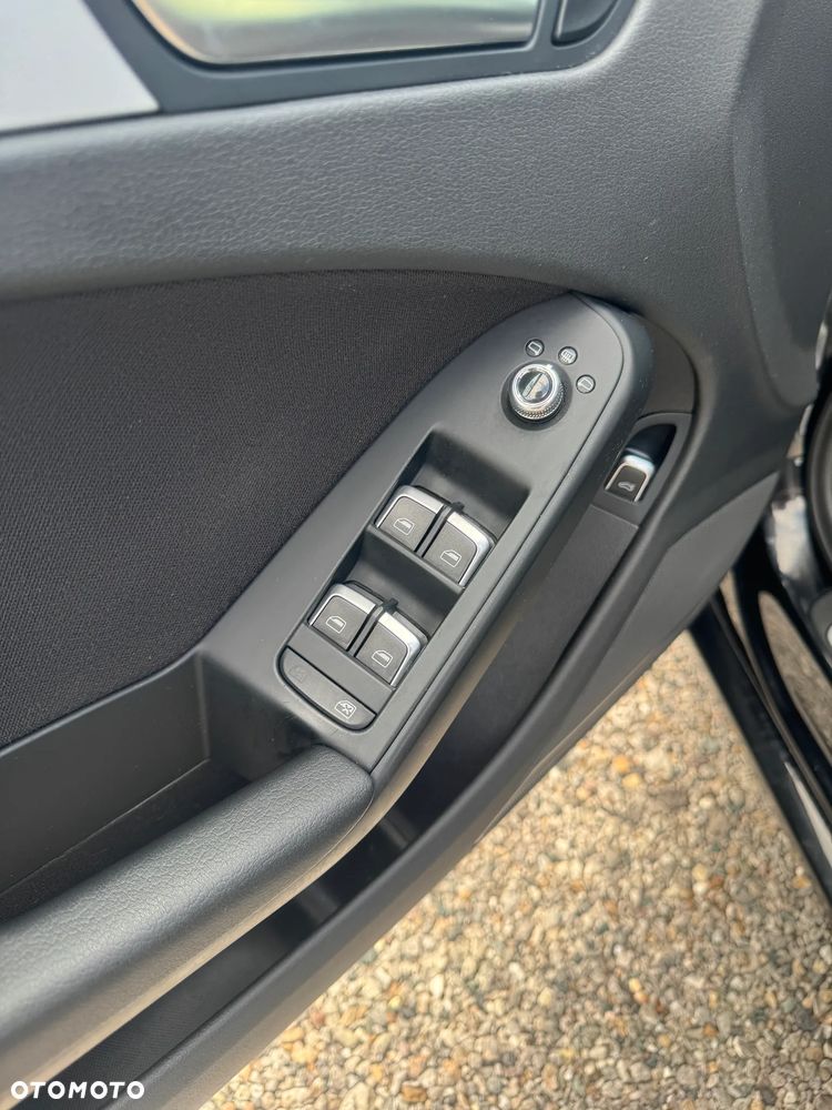 Audi A4 Avant 2.0 TDI DPF clean diesel multitronic Ambiente - 25