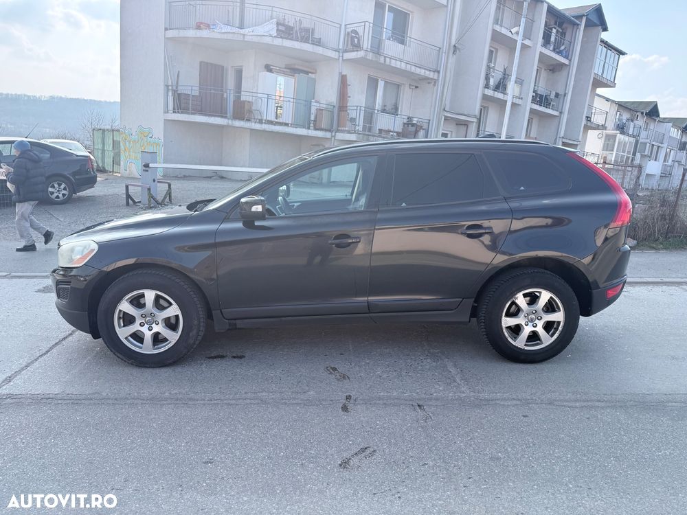 Volvo XC 60 2.4D DRIVe Momentum - 9