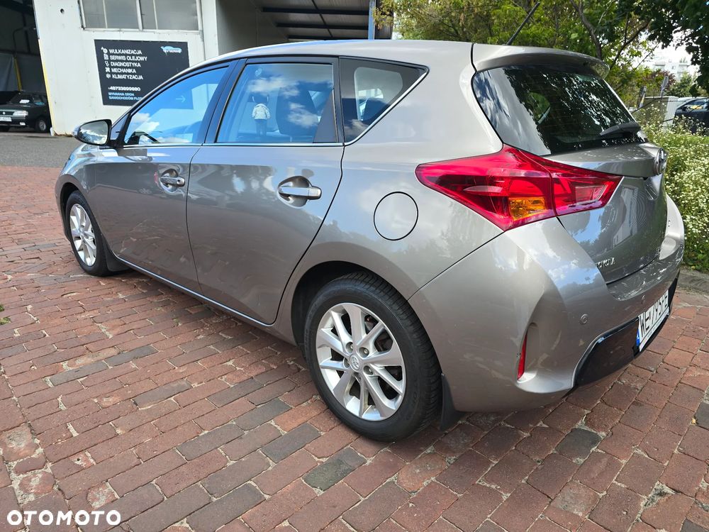 Toyota Auris 1.6 Premium MS - 7