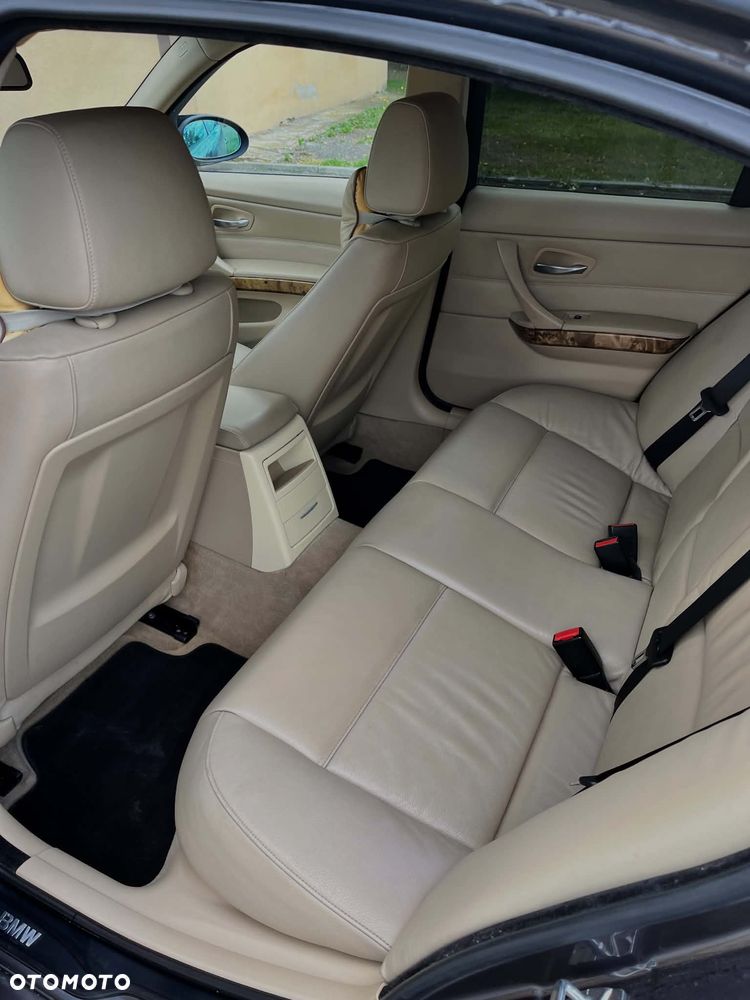 BMW Seria 3 318i - 17