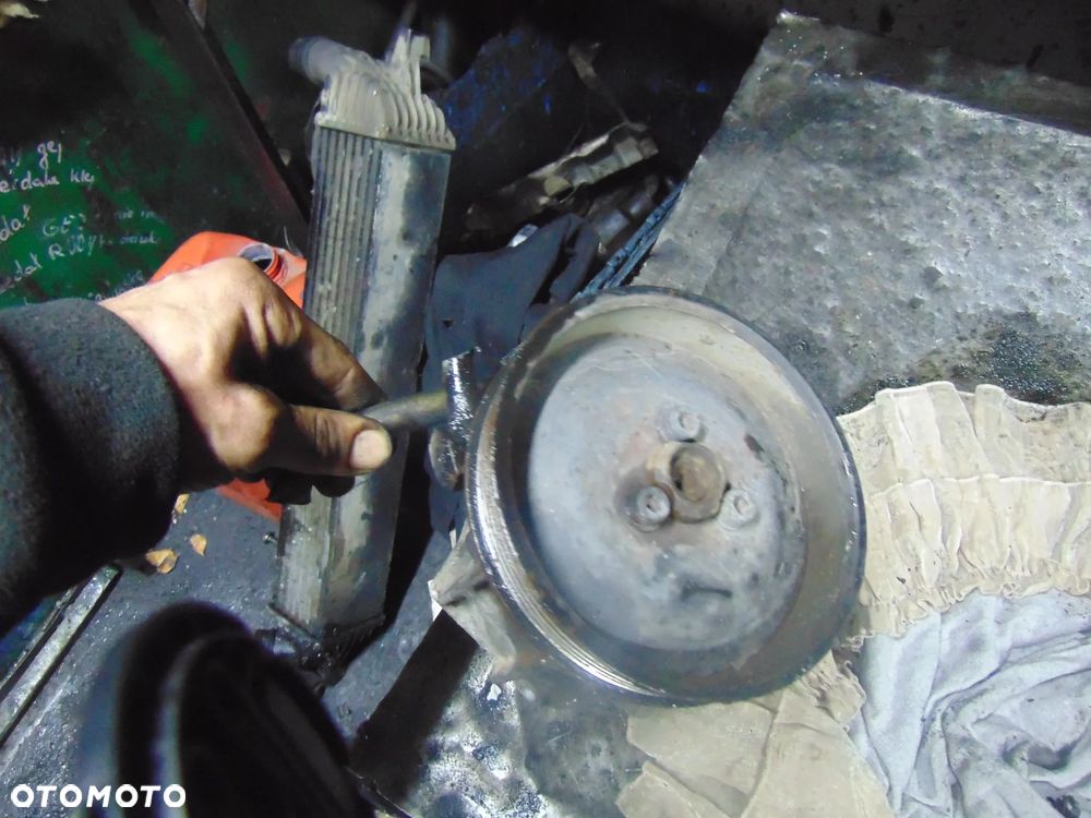 Pompa wspomagania t4 2,4 D - 2