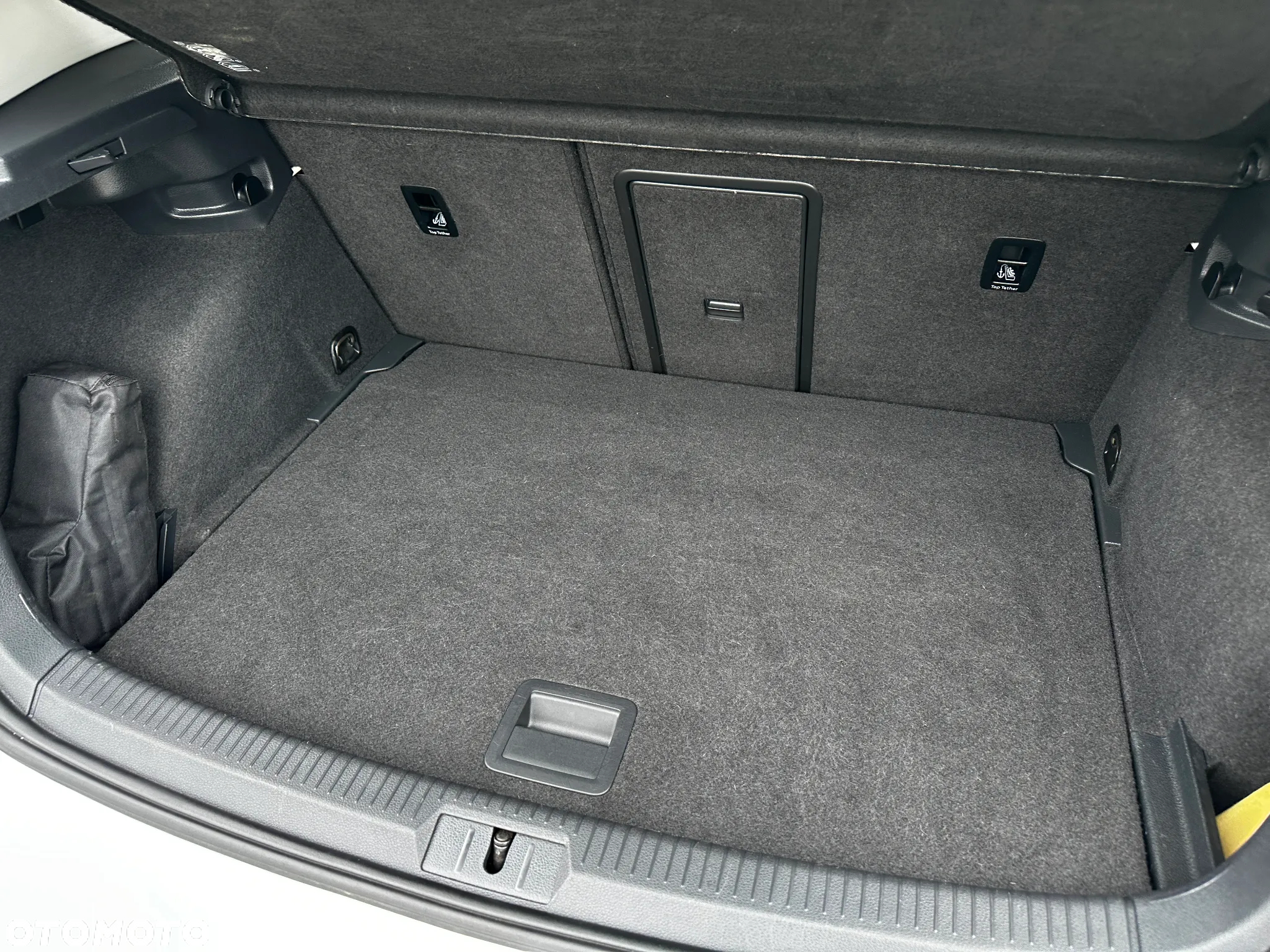 Volkswagen Golf - 28