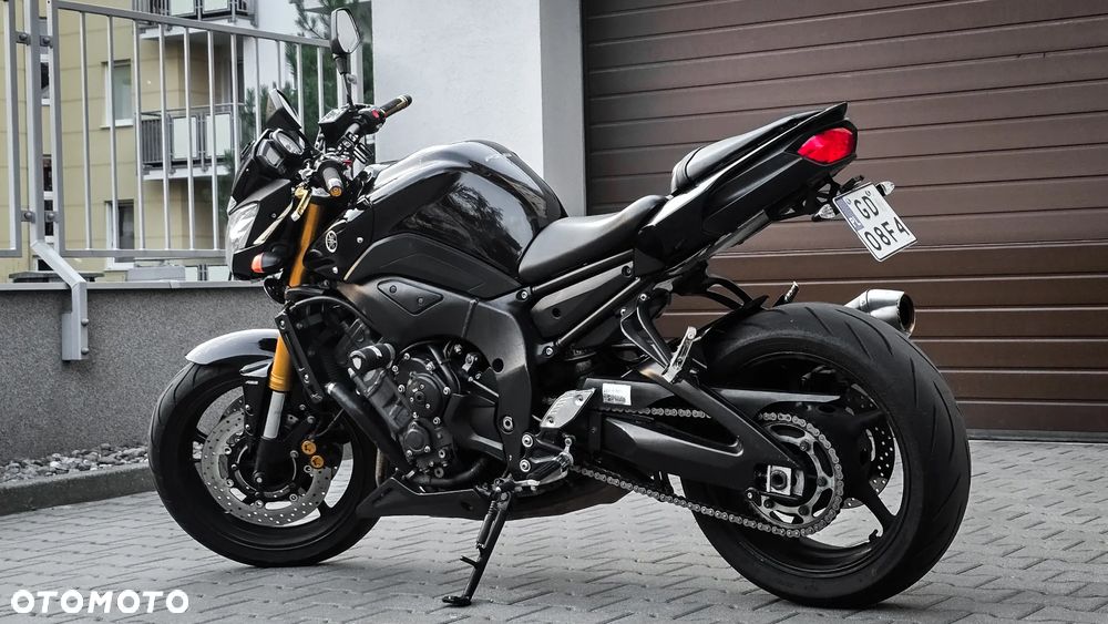 Yamaha FZ8 - 4