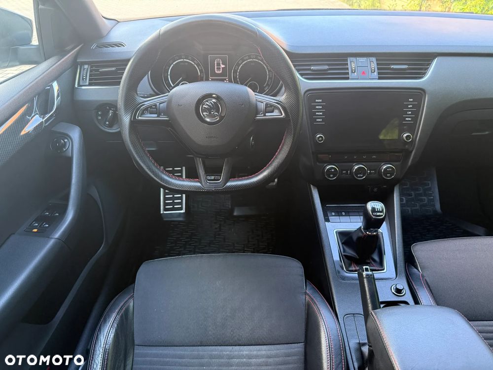 Skoda Octavia 2.0 TDI RS - 26