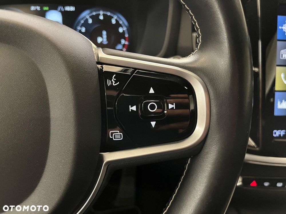 Volvo V60 B4 B R-Design - 22