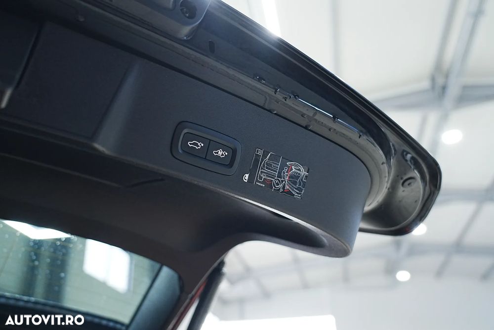 Volvo XC 40 P8 AWD Recharge RDesign - 33