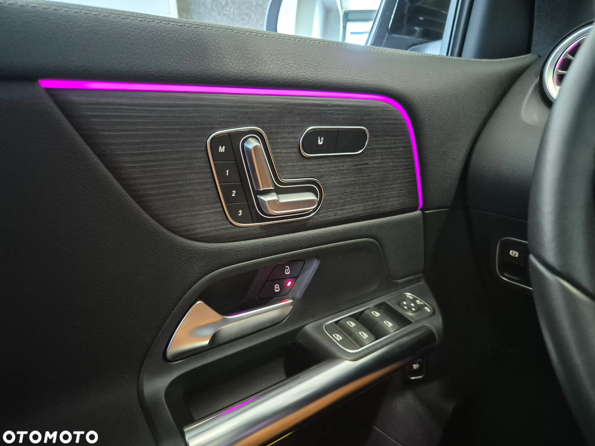 Mercedes-Benz GLA 200 Business Edition - 22