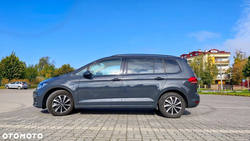 Volkswagen Touran 2021 photo 4