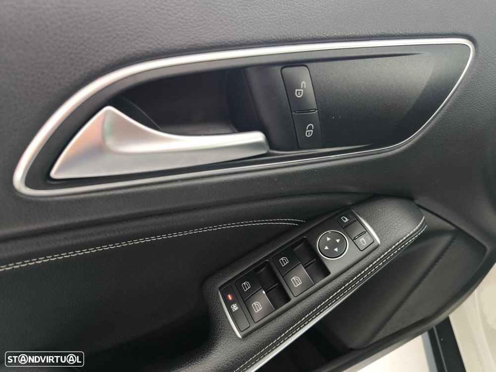 Mercedes-Benz GLA 180 d Urban - 20