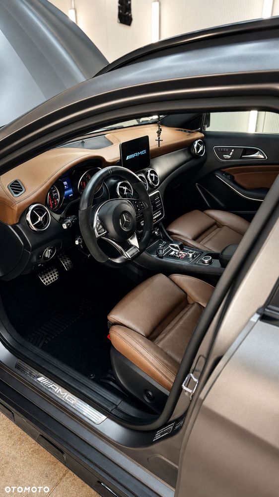 Mercedes-Benz GLA AMG 45 4-Matic - 10