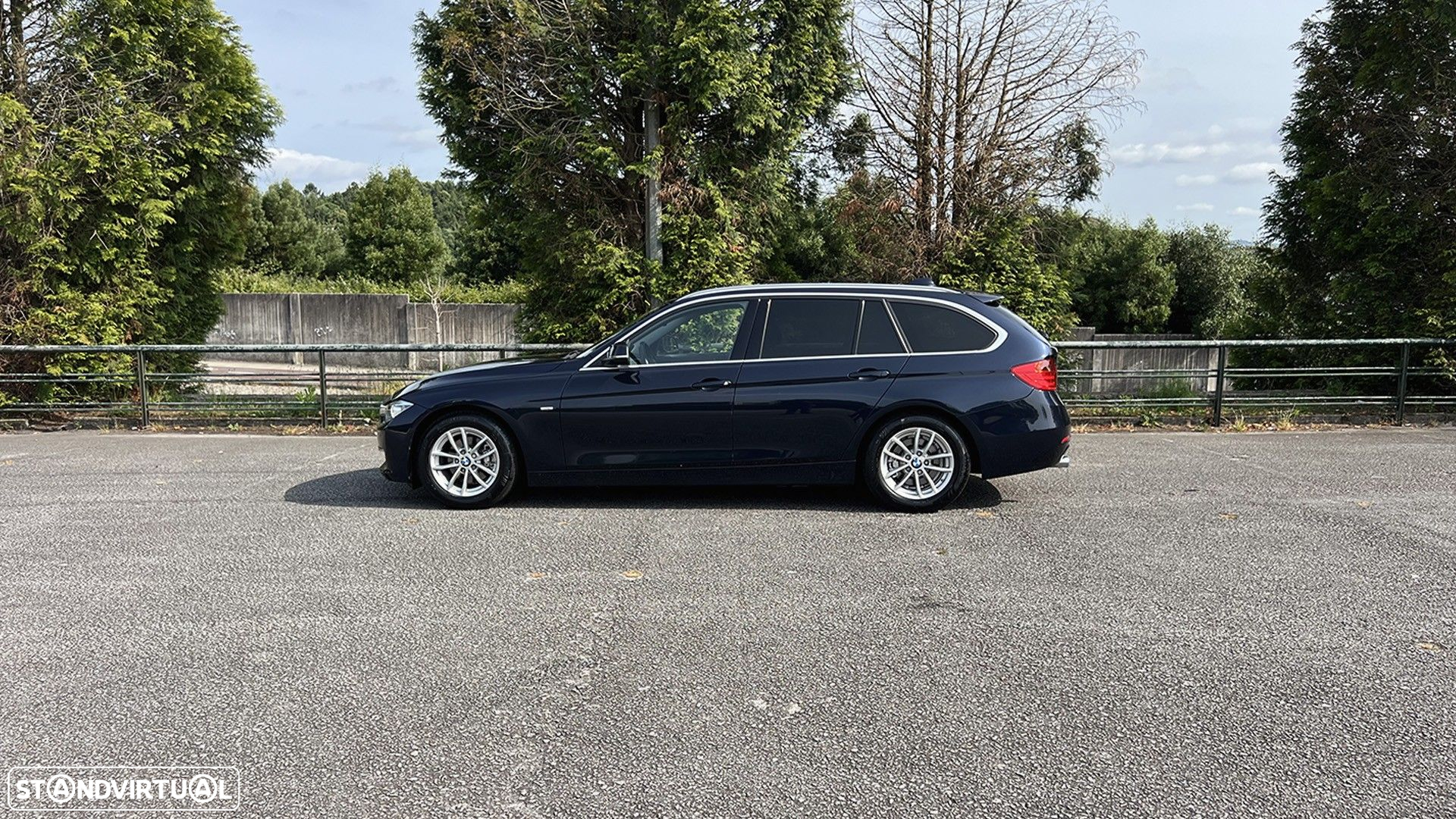 BMW 320 d Touring ED Line Luxury Auto - 4