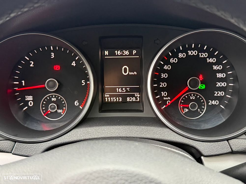 VW Golf 2.0 TDI Highline DSG - 27