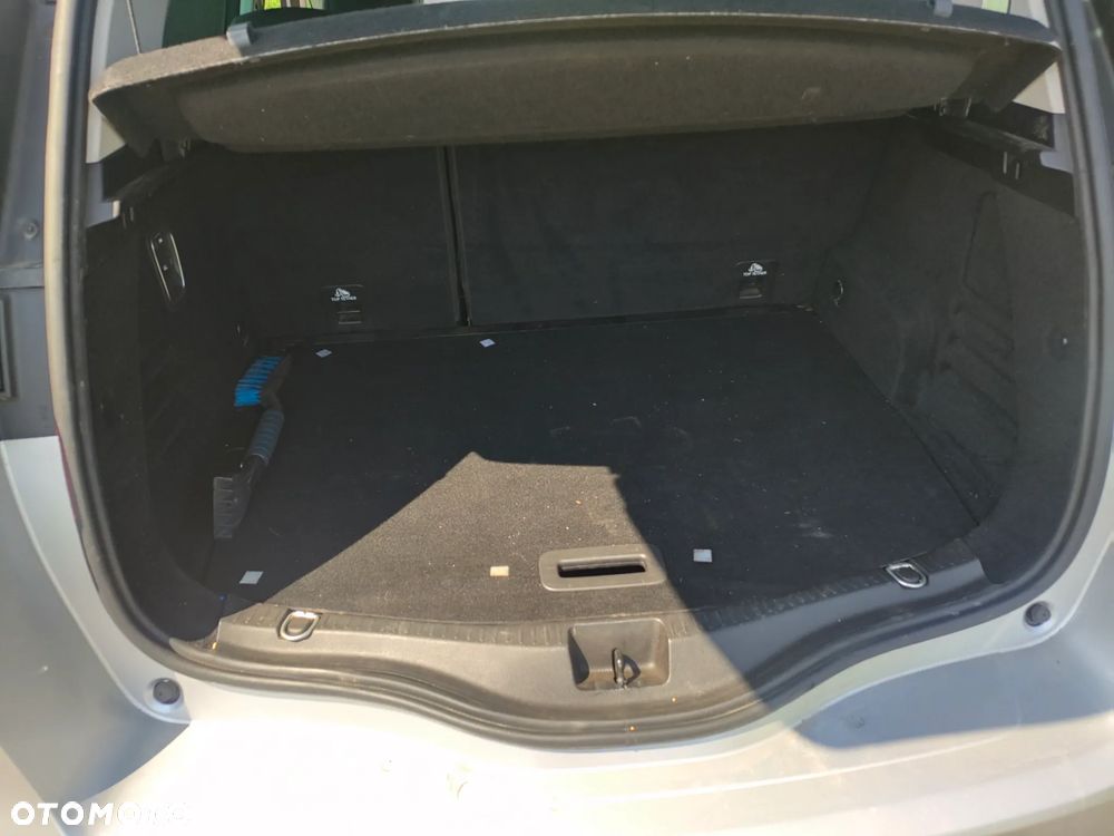 Renault Scenic 1.6 dCi Energy Bose EU6 - 23
