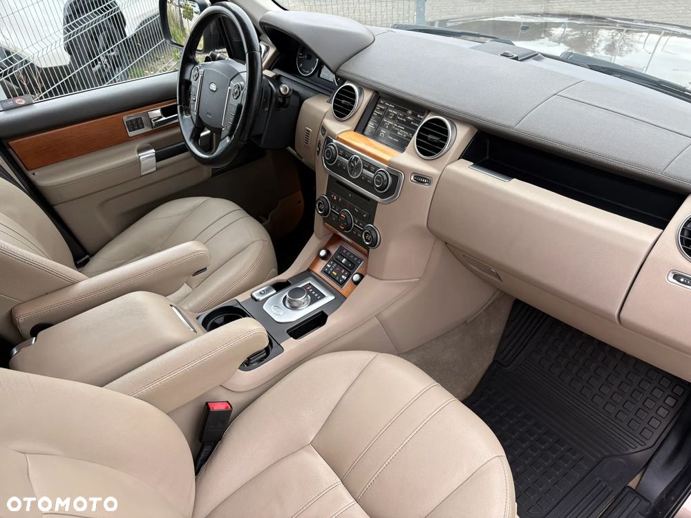 Land Rover Discovery IV 3.0 SD V6 HSE - 29