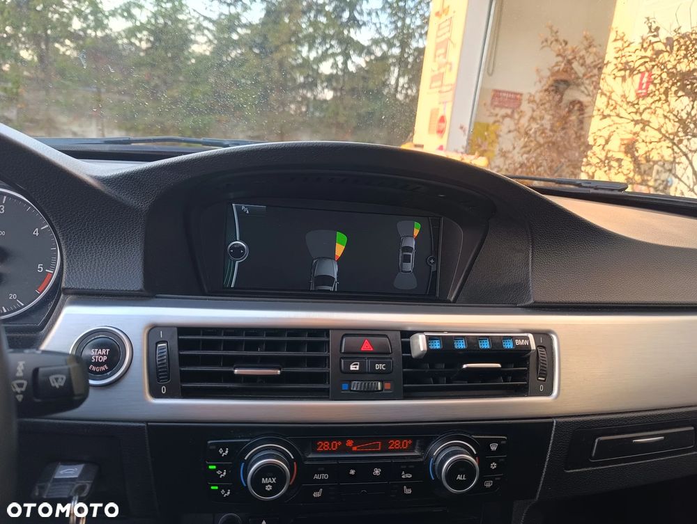 BMW Seria 3 320d DPF Edition Exclusive - 16