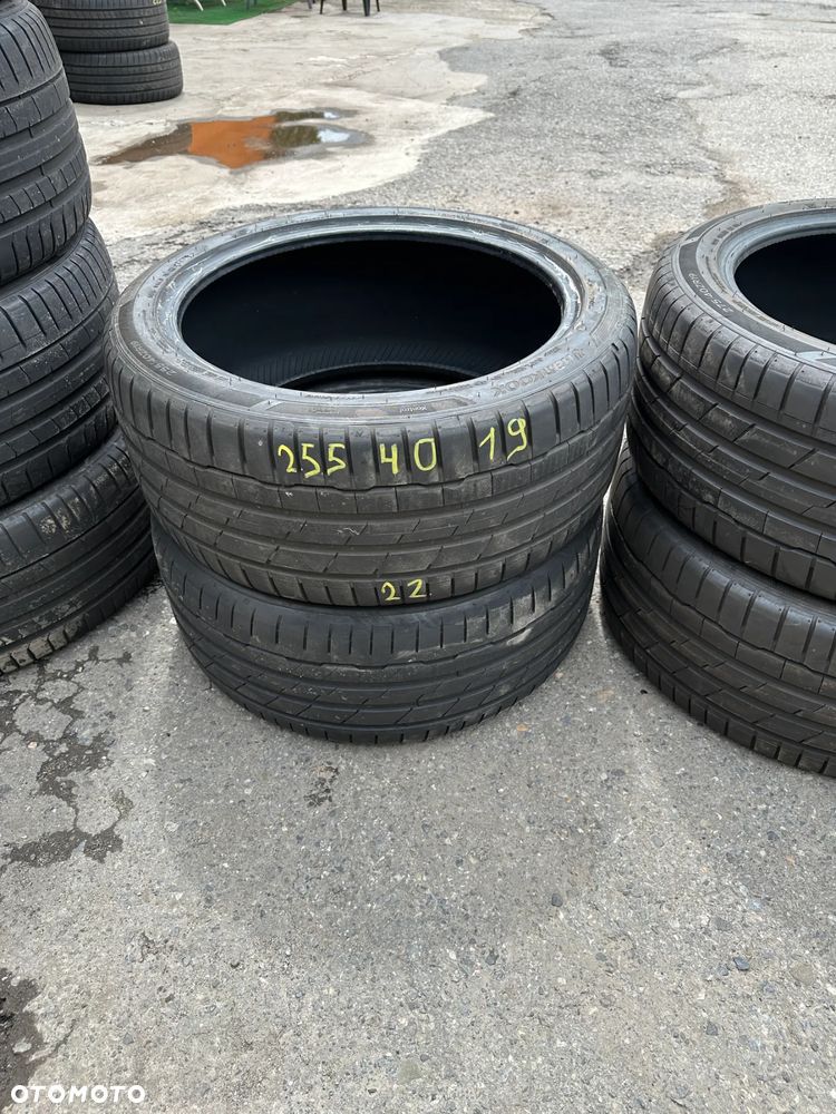 255/40x19 Hankook - 1