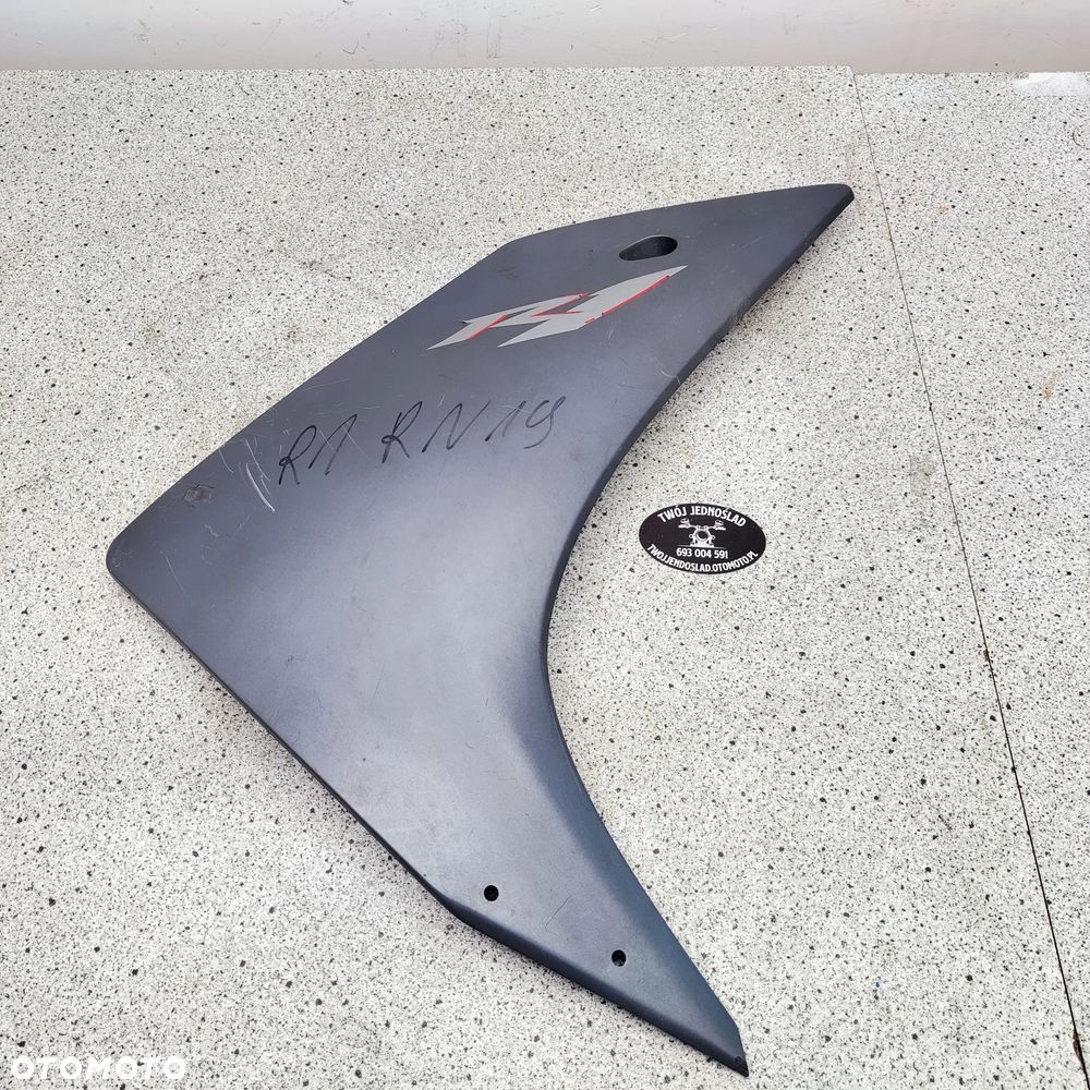 Owiewka, osłona prawa, bok, boczek prawy Yamaha R1 RN 19 - 1