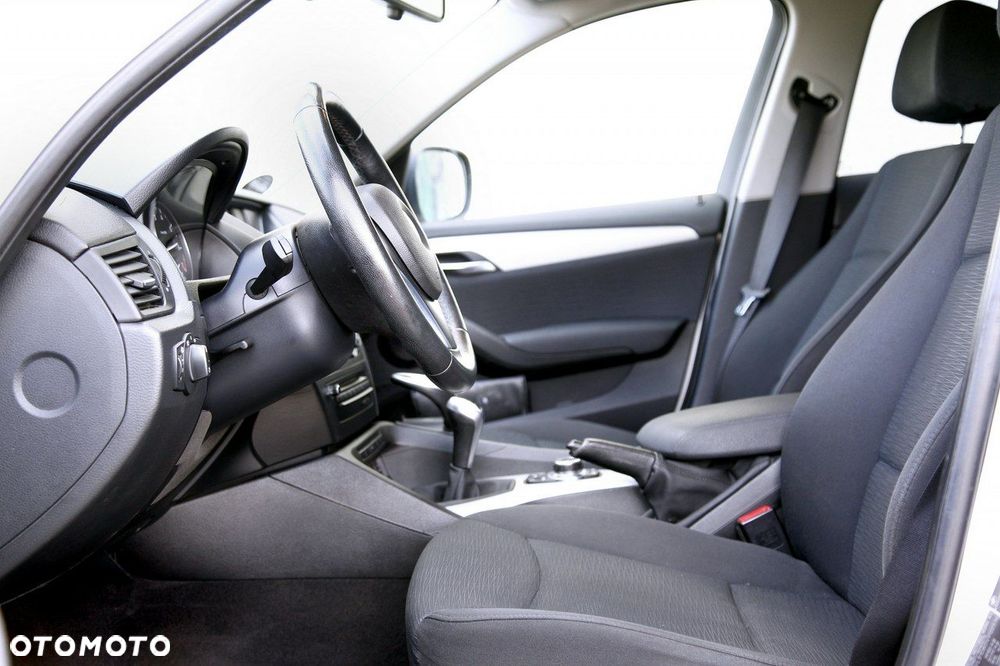 BMW X1 sDrive18i Sport Line - 15